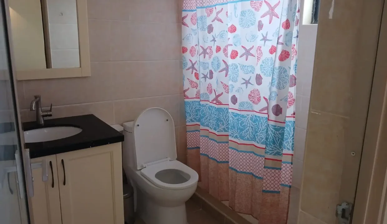 jungle-pamplona-bonaire-rentals-for-long-term-master-ensuite.