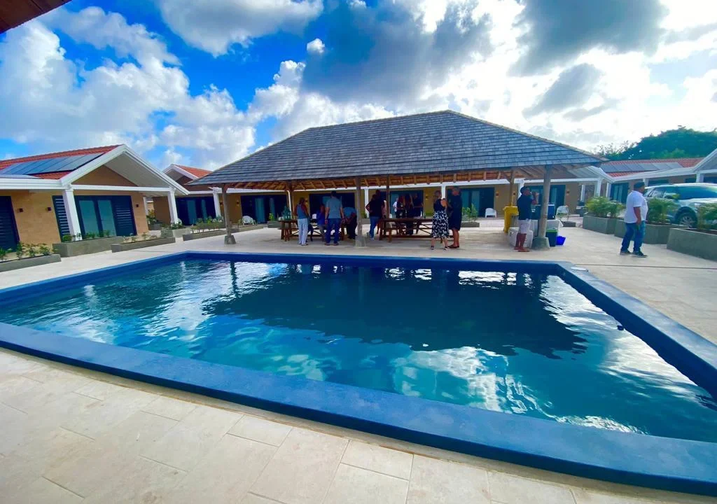 bonaire-vacation-rental-private-patio-pool